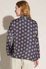 Load image into Gallery viewer, Relm Collared Satin Square Blouse
