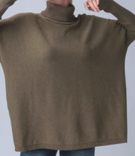 Load image into Gallery viewer, RELM Oversized Sweater
