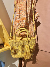 Load image into Gallery viewer, Summer Basket Purse
