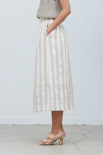 Load image into Gallery viewer, Linen Slub Maxi Skirt
